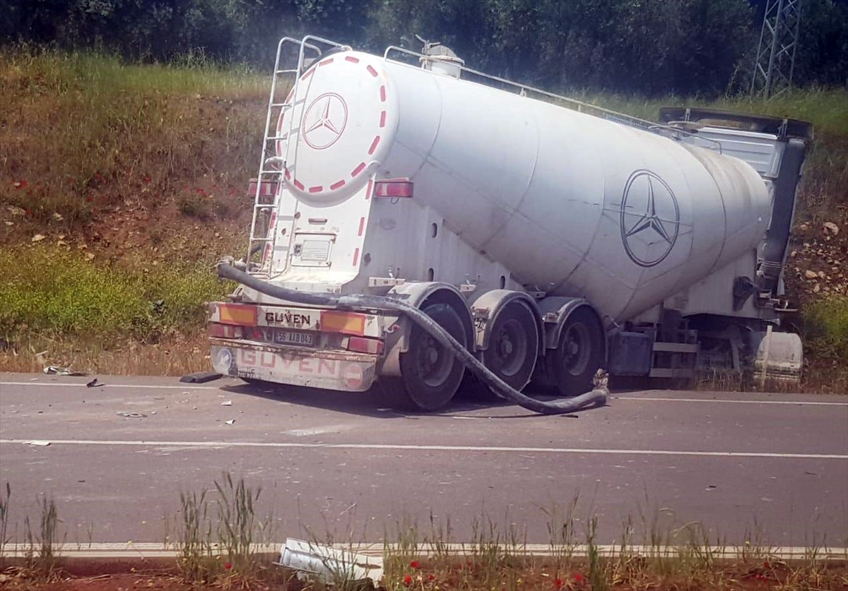 Gaziantep\'te minibüsle beton mikseri çarpıştı: 8 ölü, 11 yaralı