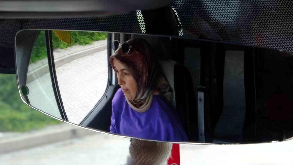 Malatya\'da Şoför Nebahat: Servis şoförü Naime Tekbaş erkeklere taş çıkartıyor
