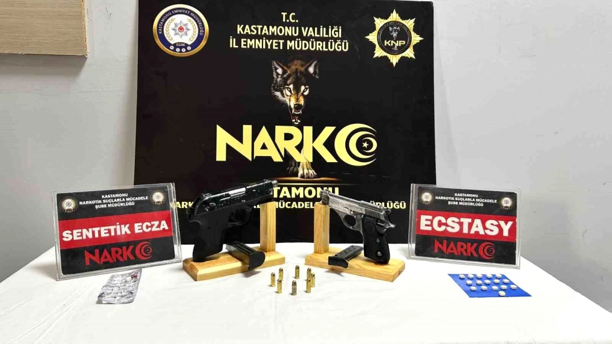 Kastamonu\'da Uyuşturucu ve Ruhsatsız Tabanca Operasyonu: 5 Gözaltı