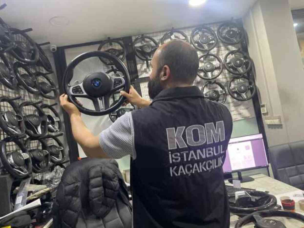 Oto yedek parça kaçakçılarına operasyon! Ele geçirilenlerin piyasa değeri 90 milyon TL Oto yedek parça kaçakçılarına operasyon! Ele geçirilenlerin piyasa değeri 90 milyon TL