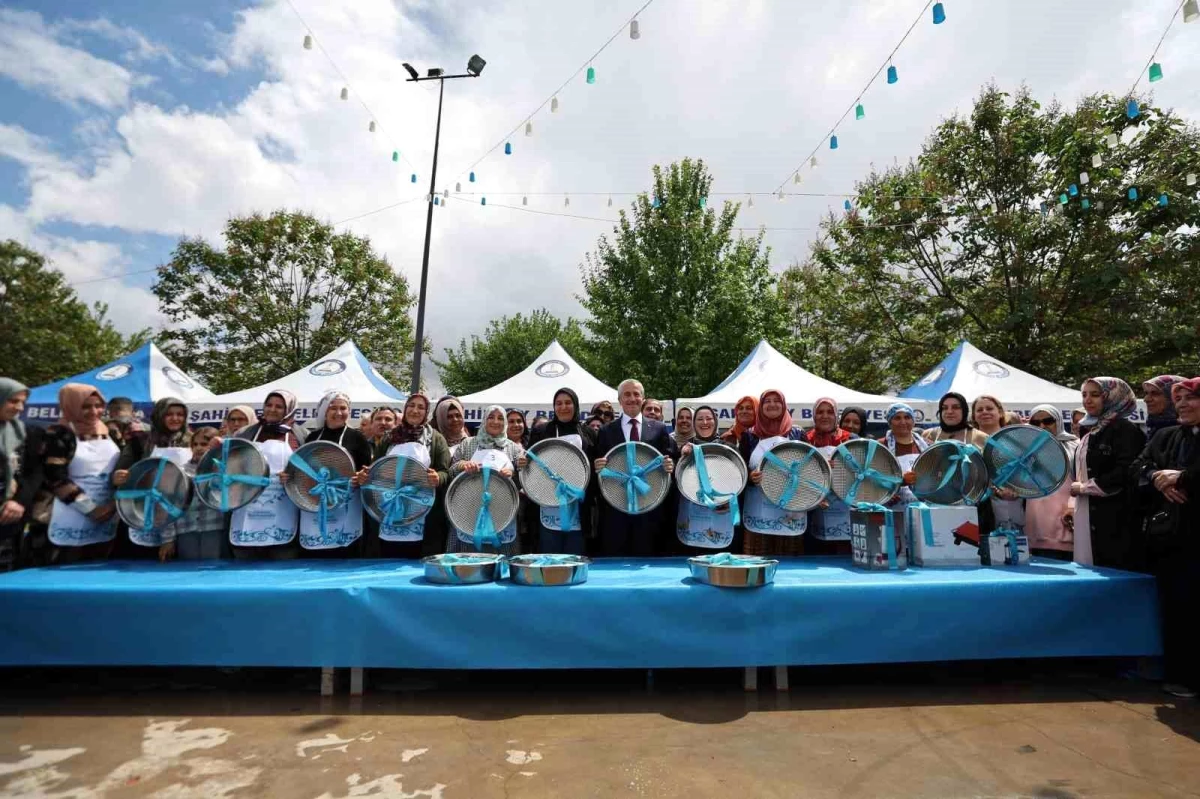 Şahinbey Belediyesi Hıdırellez Etkinliklerinde Kadınlar Yağlı Köfte Yarışması Düzenledi