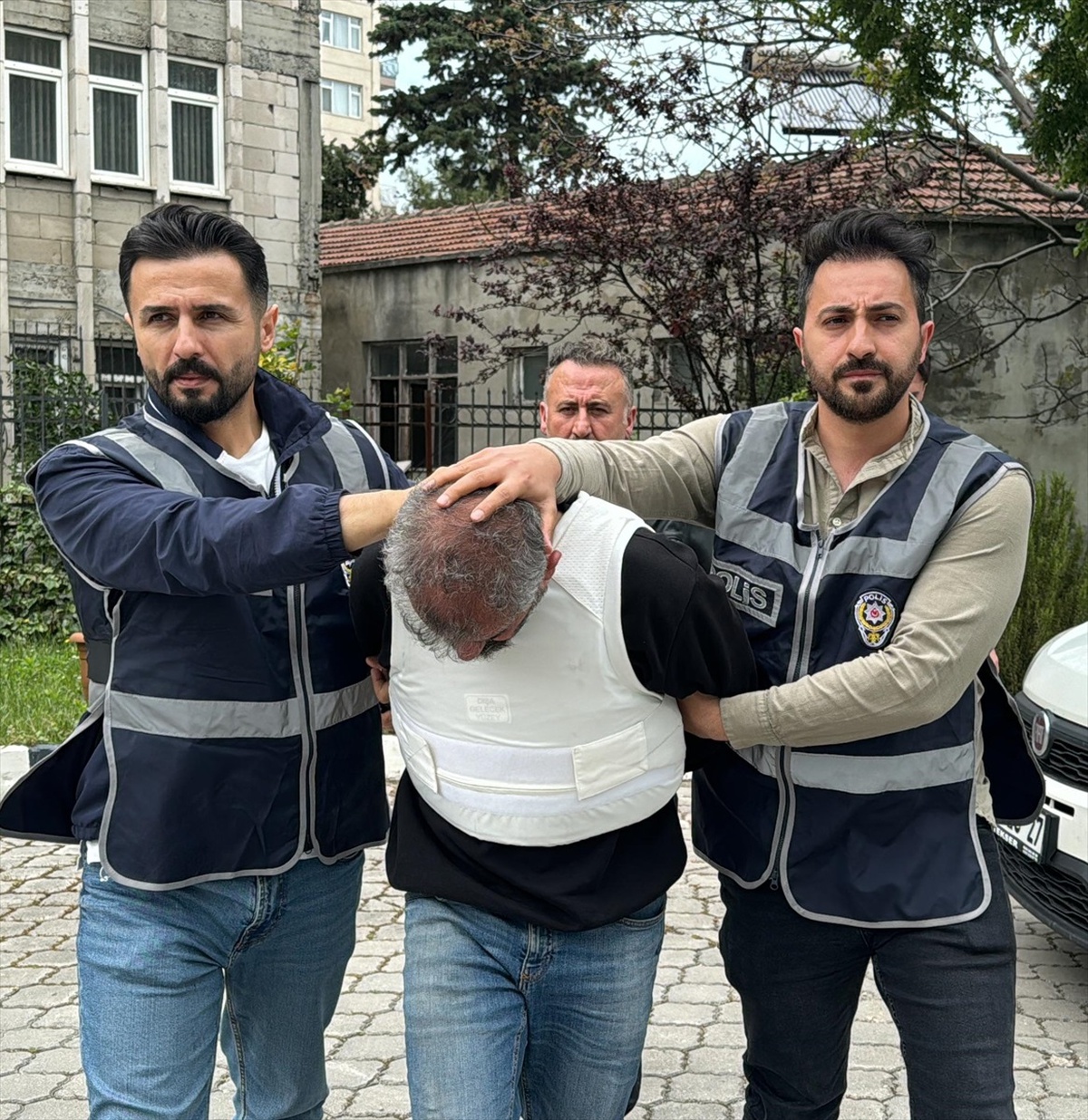 Samsun\'da Boşanma Aşamasındaki Kadın Öğretmen Silahla Vurularak Öldürüldü