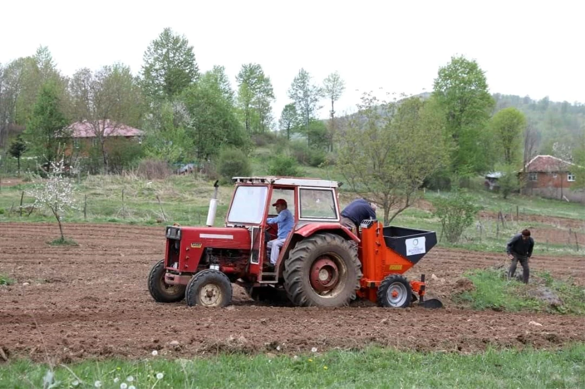 Ordu Büyükşehir Belediyesi Tarım Makineleri Parkı Üreticilere Kolaylık Sağlıyor