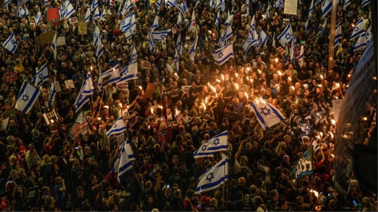 Tel Aviv\'de binlerce kişi ateşkes için sokaklara döküldü: Ya kabul edin ya da sokakları yakarız