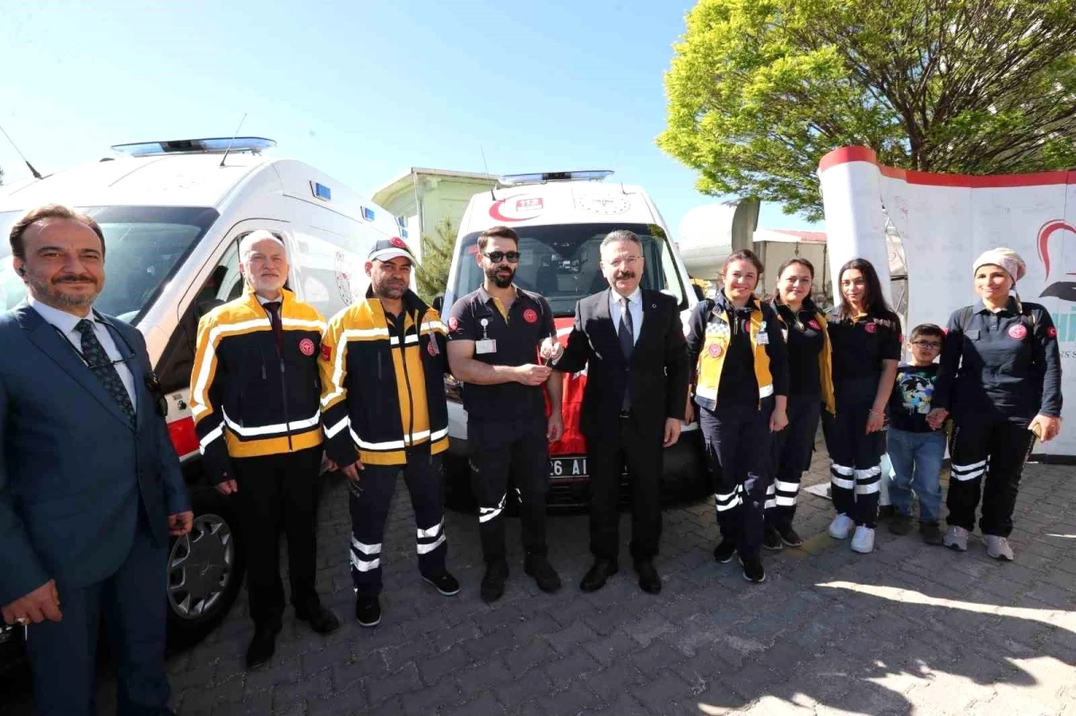 Eskişehir İl Sağlık Müdürlüğü\'ne 3 yeni ambulans tahsis edildi