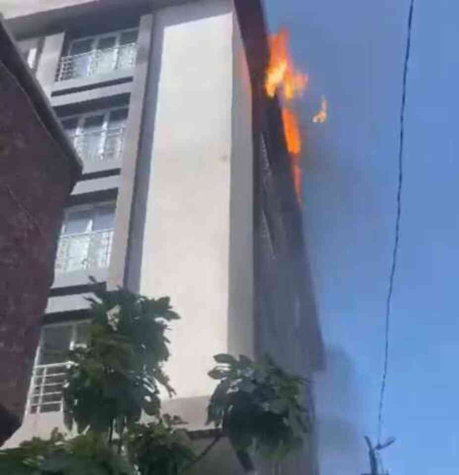 Anlaştığı müteahhitten daireleri alamayınca binayı yakmaya çalıştı Anlaştığı müteahhitten daireleri alamayınca binayı yakmaya çalıştı