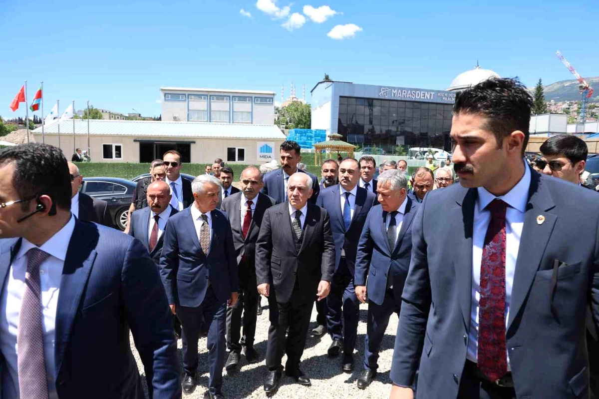 Azerbaycan Başbakanı Kahramanmaraş\'ta inşaat alanını inceledi