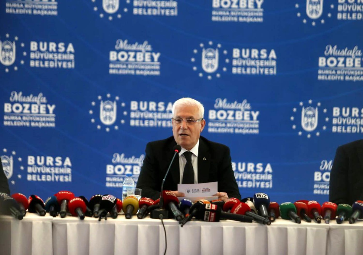 Bursa Büyükşehir Belediye Başkanı Mustafa Bozbey\'den öz yeğen atamasıyla ilgili açıklama