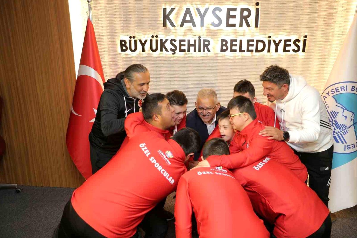 Başkan Büyükkılıç, Down Sendromlu Sporcuları Misafir Etti