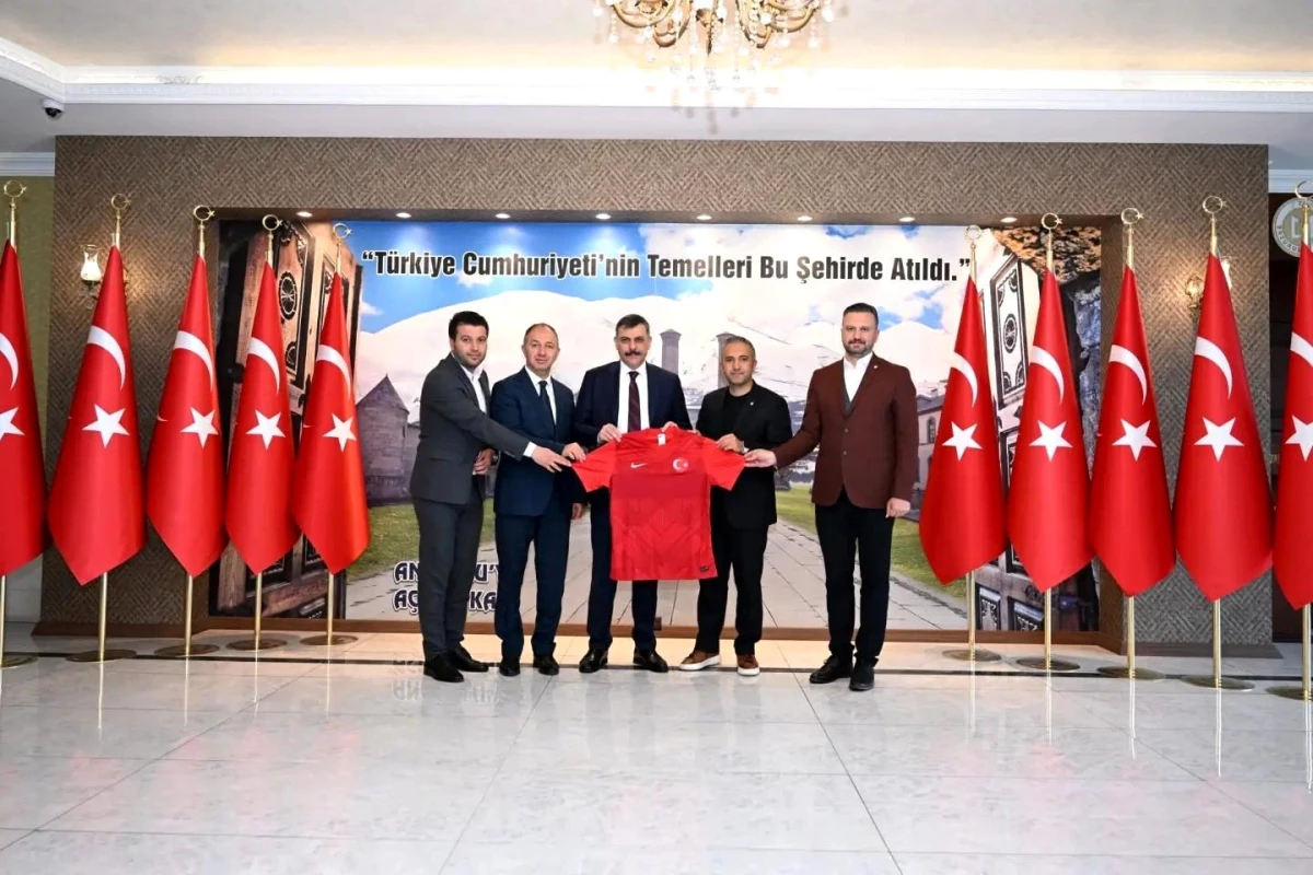 Erzurum Valisi Mustafa Çiftçi, Türkiye Futbol Federasyonu yetkililerini kabul etti