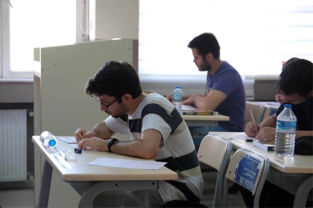 Karacasu Kaymakamlığı, ihtiyaç sahibi öğrencilerin KPSS giriş ücretlerini karşılayacak