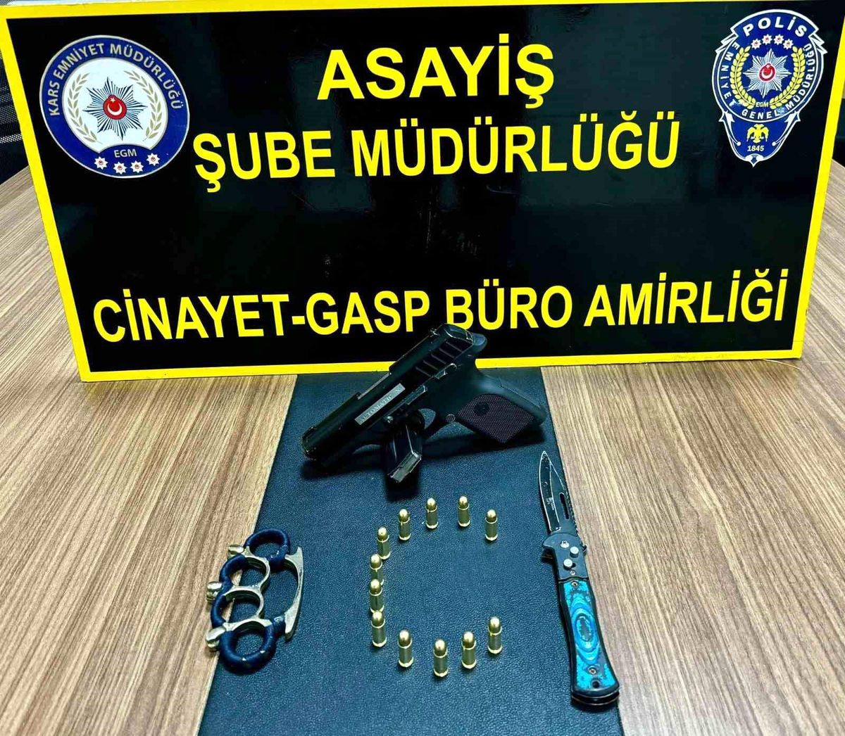 Kars\'ta yapılan kontrol ve uygulamalarda 9 silah ele geçirildi