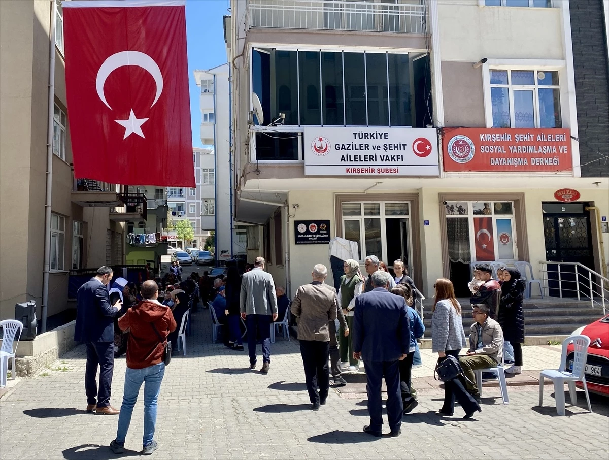 Kırşehir Şehit Aileleri Derneği, şehit Jandarma Uzman Çavuş Muharrem Efendi Dündar için mevlit programı düzenledi