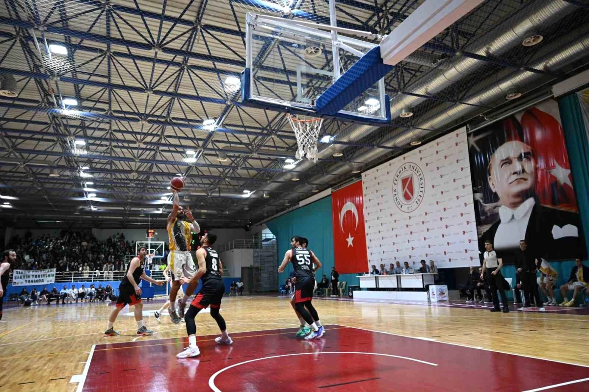 Konya Büyükşehir Belediyespor Türkiye Basketbol Ligi\'ne yükseldi