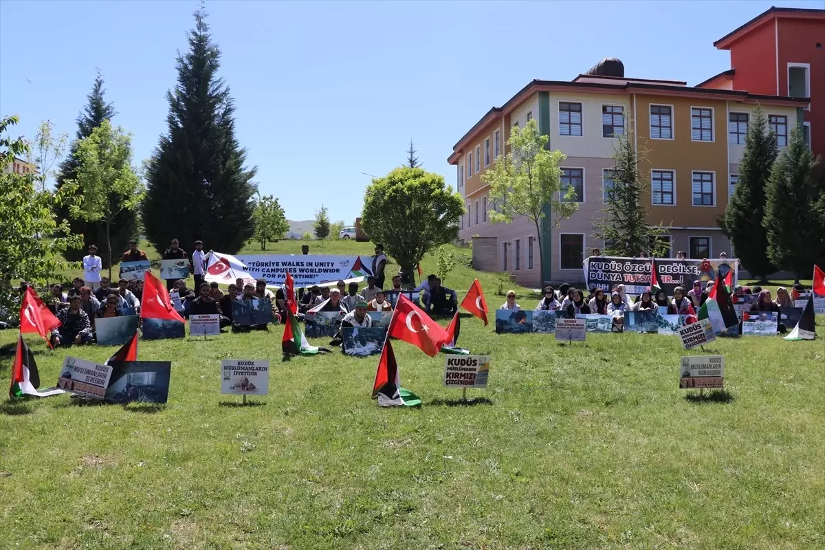 DPÜ Öğrencileri İsrail\'in Gazze\'ye saldırılarını protesto etti