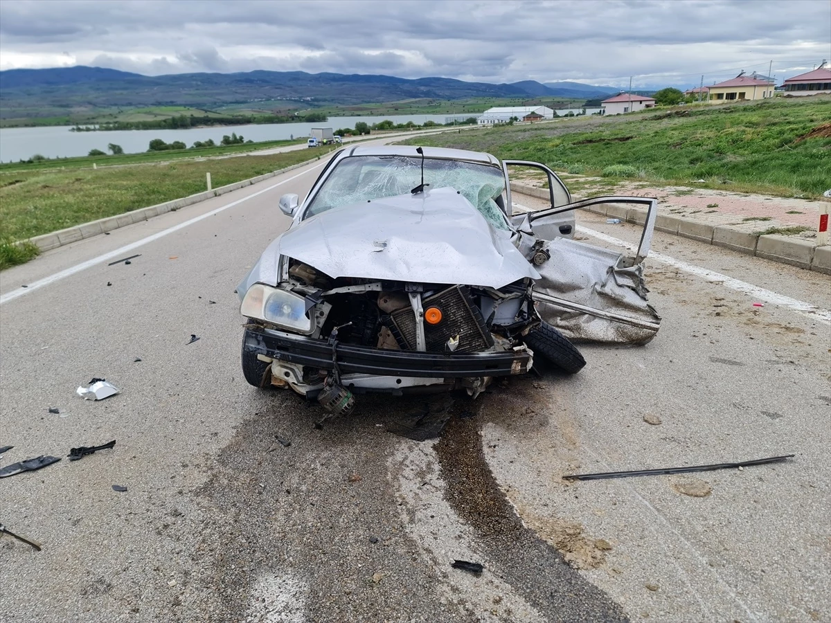 Sivas Gölova\'da meydana gelen trafik kazasında 4 kişi yaralandı