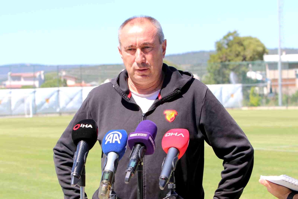 Göztepe Teknik Direktörü Stoilov: Oyun tarzımızı değiştirdik