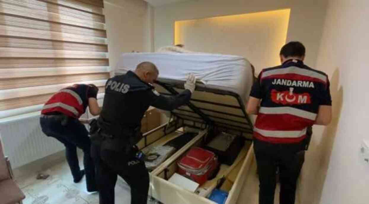 Vatandaşları cezaevinden tahliye vaadiyle dolandırdılar! 1'i avukat 9 kişi tutuklandı