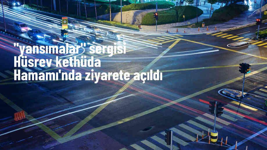 Sanatçı Burcu Ünlü\'nün \'Yansımalar\' sergisi Beşiktaş\'ta açıldı