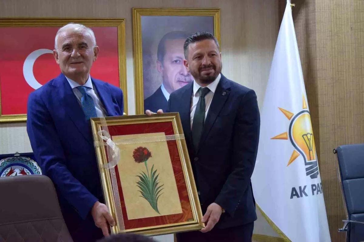 AK Parti Yerel Yönetimlerden Sorumlu Genel Başkan Yardımcısı Yusuf Ziya Yılmaz Balıkesir\'e geldi