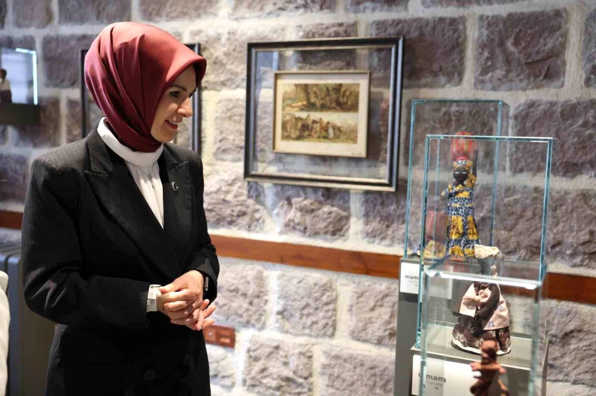 Aile ve Sosyal Hizmetler Bakanı Türkiye\'nin ilk Anne Müzesi\'ni gezdi