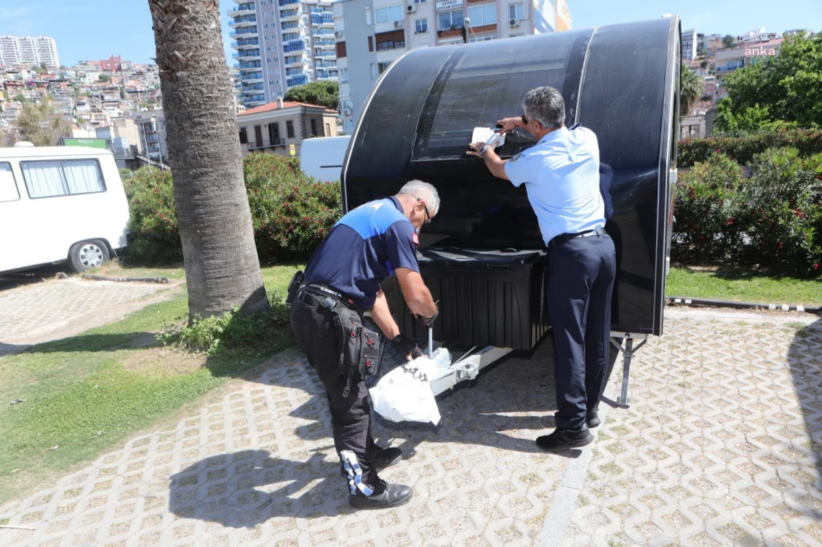 İzmir\'de sahil bölgesindeki karavanlar kaldırılıyor