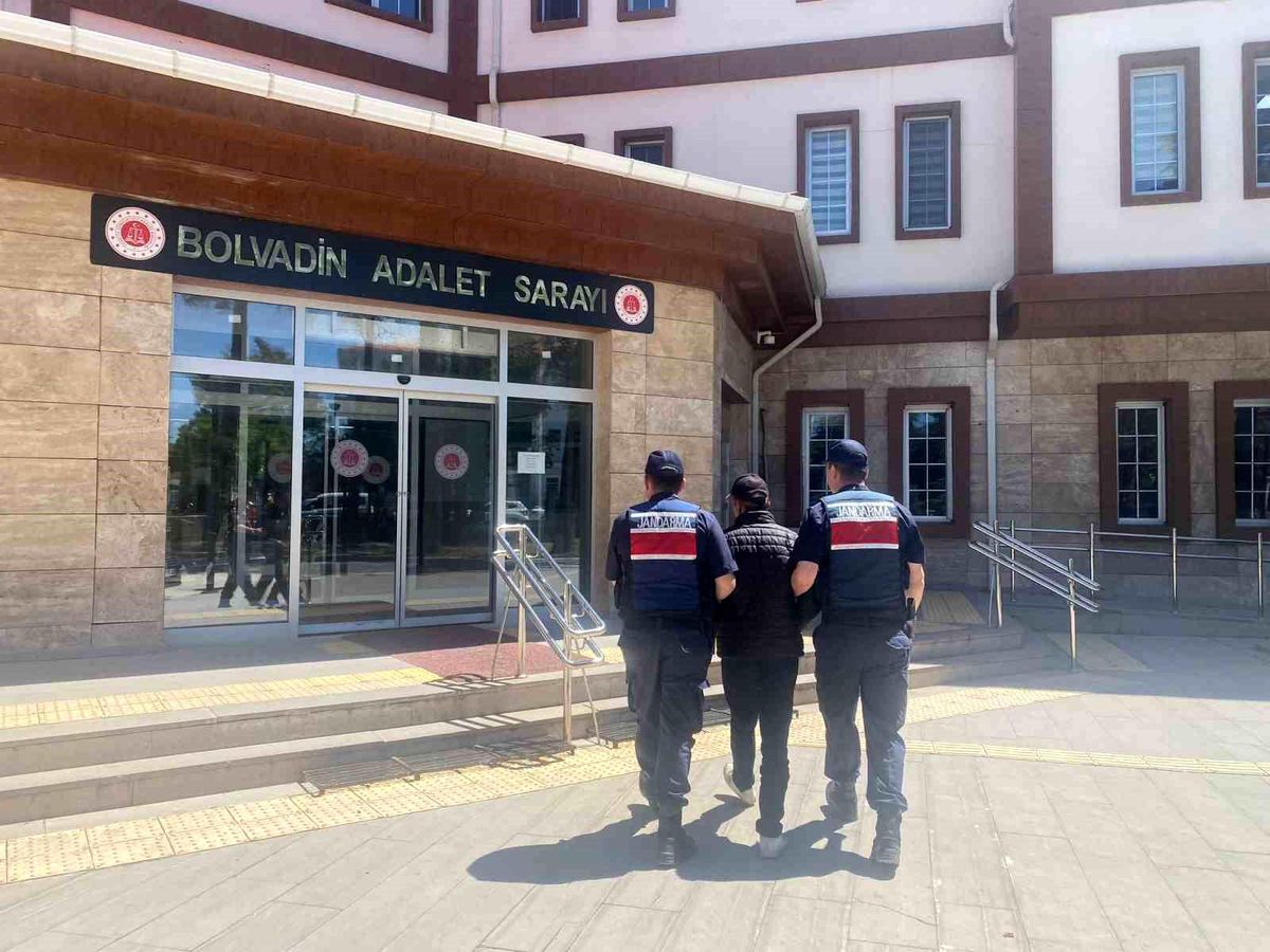 Afyonkarahisar\'da Uyuşturucu Satıcısı ve Cinsel İstismar Zanlıları Yakalandı