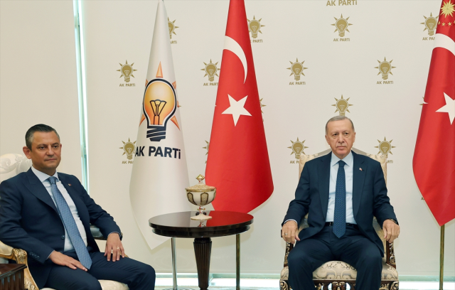 CHP lideri Özel ilk kez açıkladı: Cumhurbaşkanı Erdoğan'la görüşmemde kendisine dosya sundum