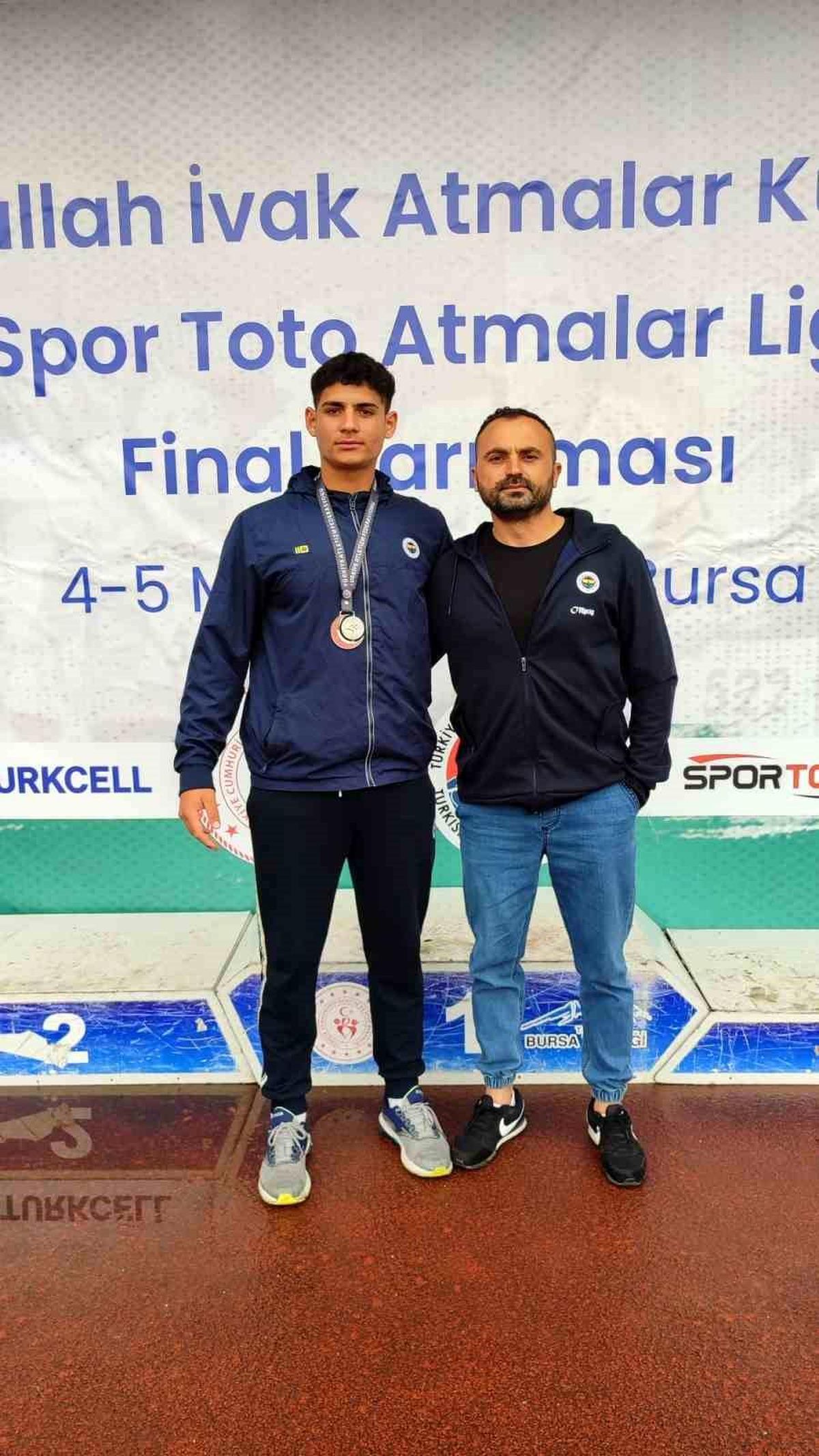 Bilecikli sporcu gümüş madalyasıyla döndü