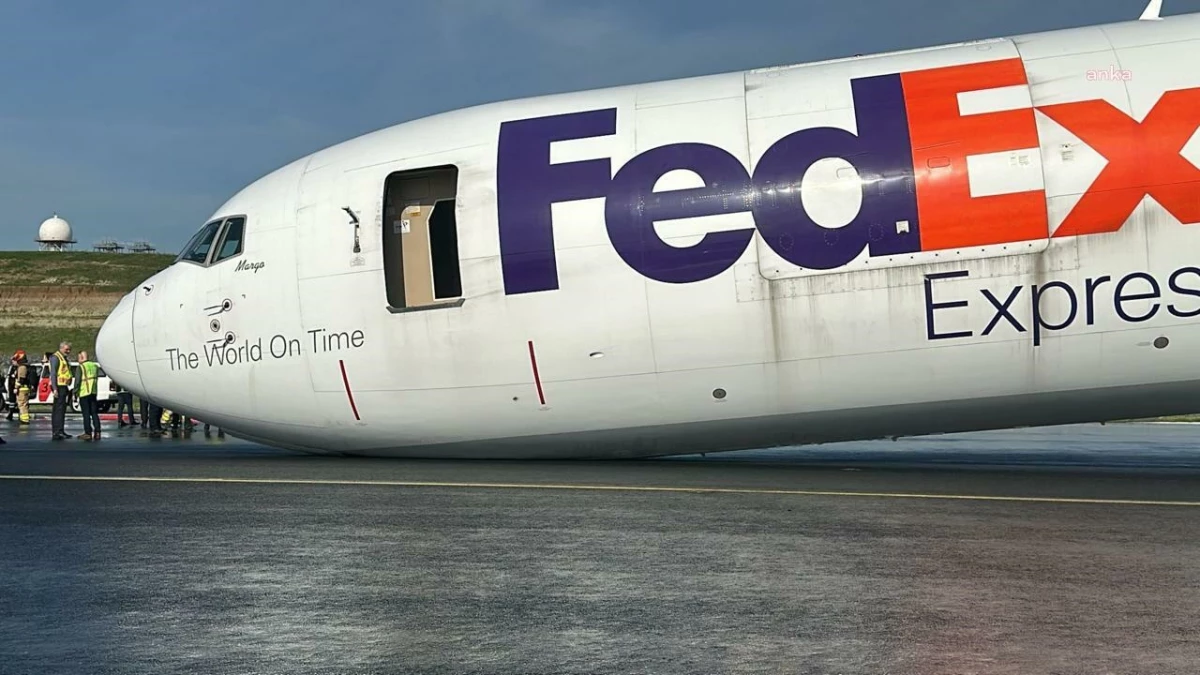 İstanbul Havalimanı\'nda FedEx kargo uçağı gövde üzerine iniş yaptı