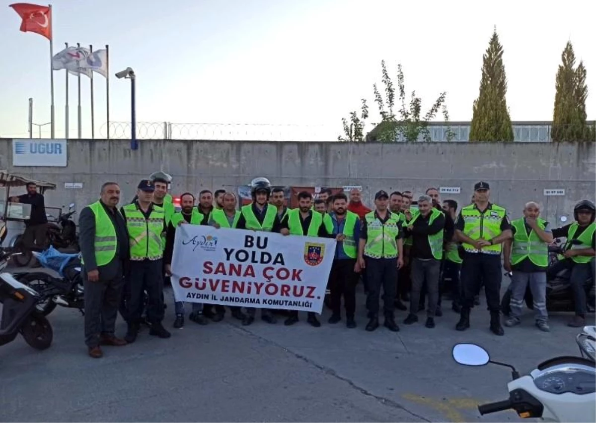 Aydın\'da Jandarma, İşçilere Trafik Bilgilendirmesi Yaptı