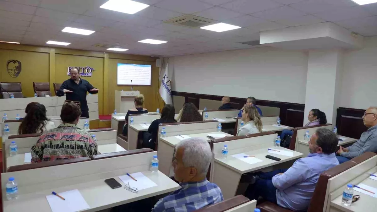 Kuşadası Ticaret Odası Restoranlara Maliyet ve Menü Hazırlama Eğitimi Düzenledi