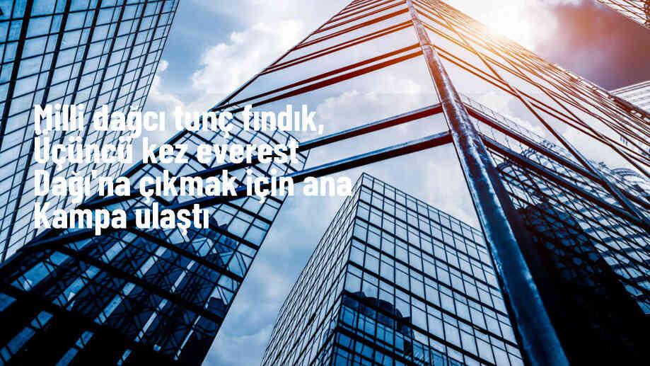 Milli dağcı Tunç Fındık, üçüncü kez Everest Dağı\'na çıkmak için ana kampa ulaştı