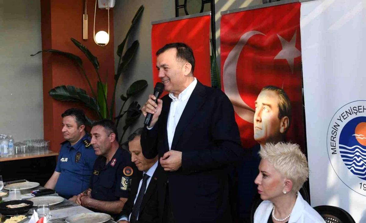Mersin Yenişehir Belediye Başkanı Muhtarlarla İletişim Halinde