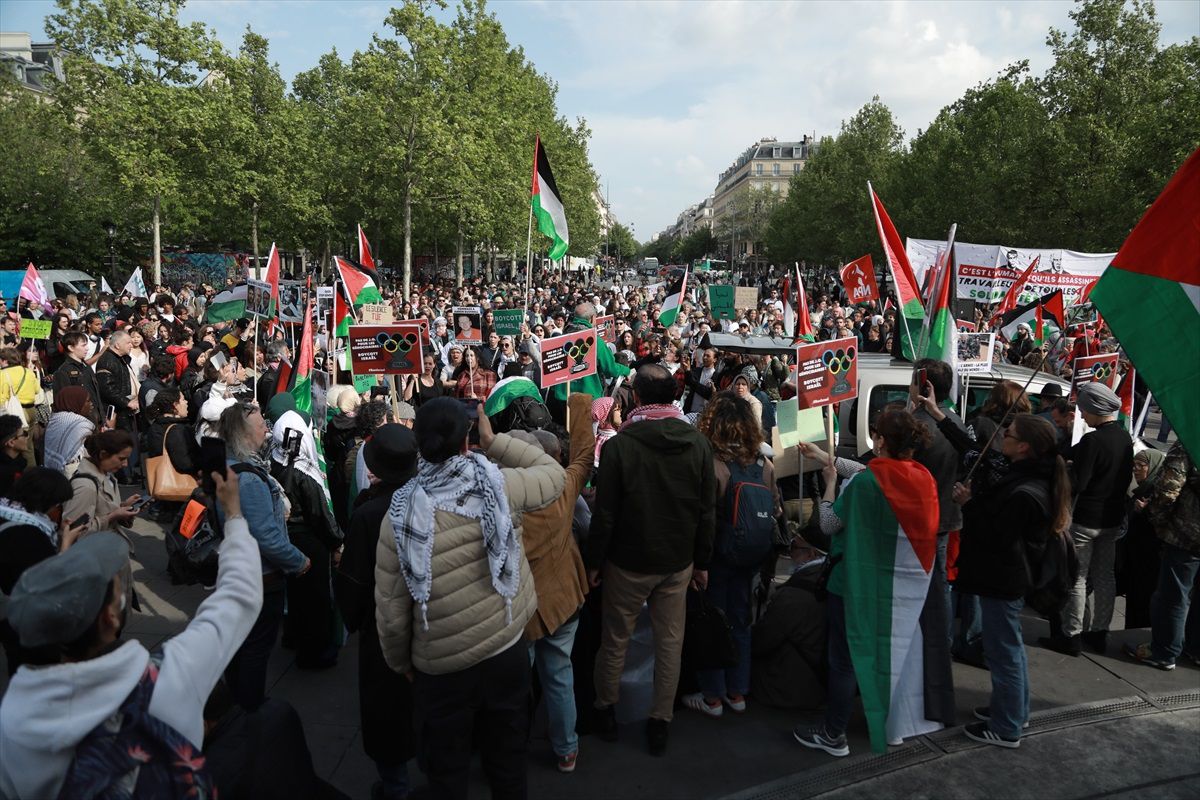 Paris\'te Filistin Destekçileri İsrail\'in Refah\'a Yönelik Saldırısına Tepki Gösterdi