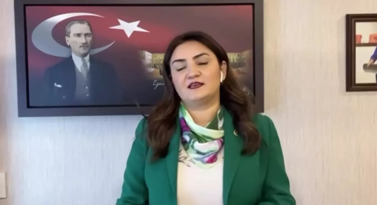 CHP Milletvekili Sevda Erdan Kılıç, kadınların evlendikten sonra soyadlarını kullanabilmesi için kanun teklifi verdi