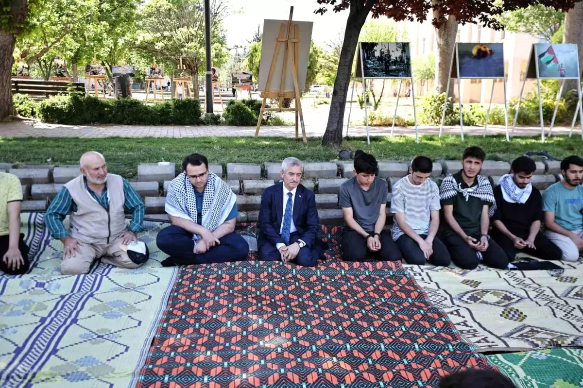 Şahinbey Belediye Başkanı Gaziantep Üniversitesi öğrencilerine destek verdi