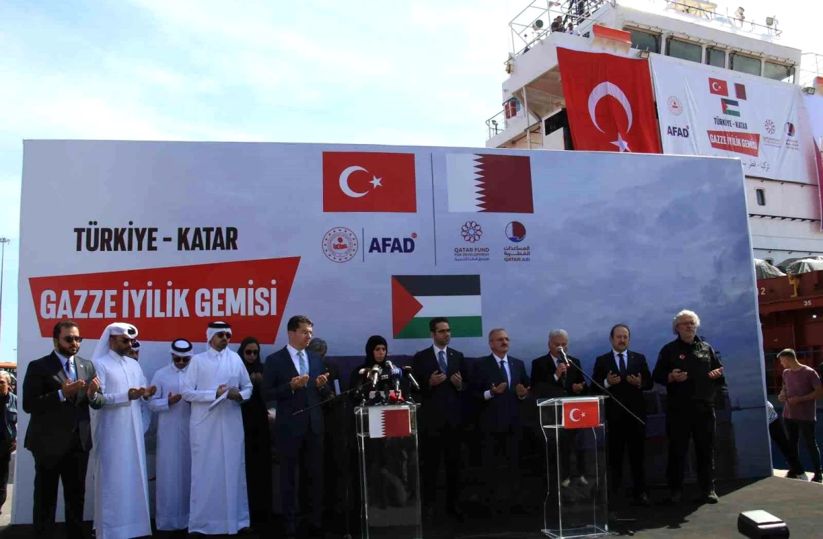 Türkiye-Katar Gazze İyilik Gemisi Mersin Limanı\'ndan Uğurlandı