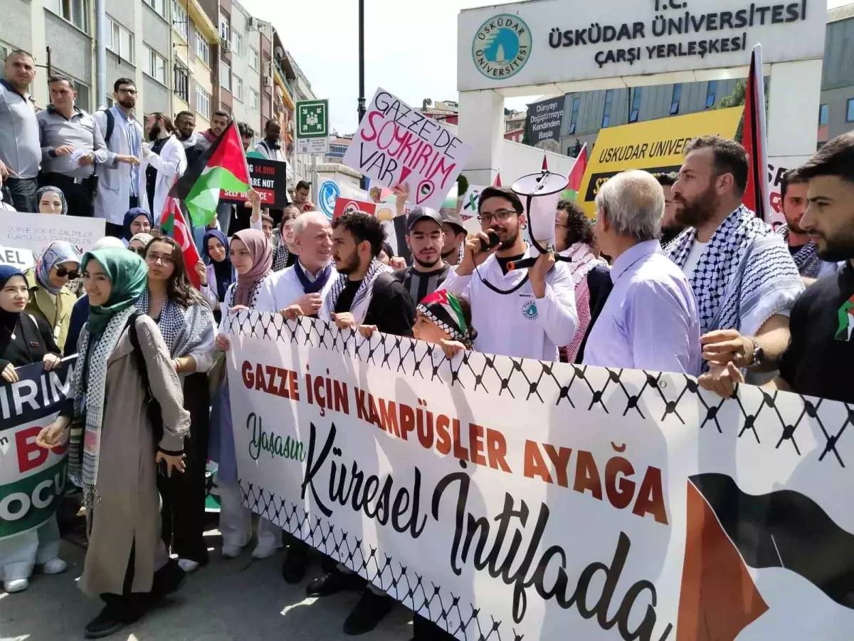Üsküdar Üniversitesi Öğrencileri İsrail\'in Gazze\'ye Yönelik Saldırılarını Protesto Etti