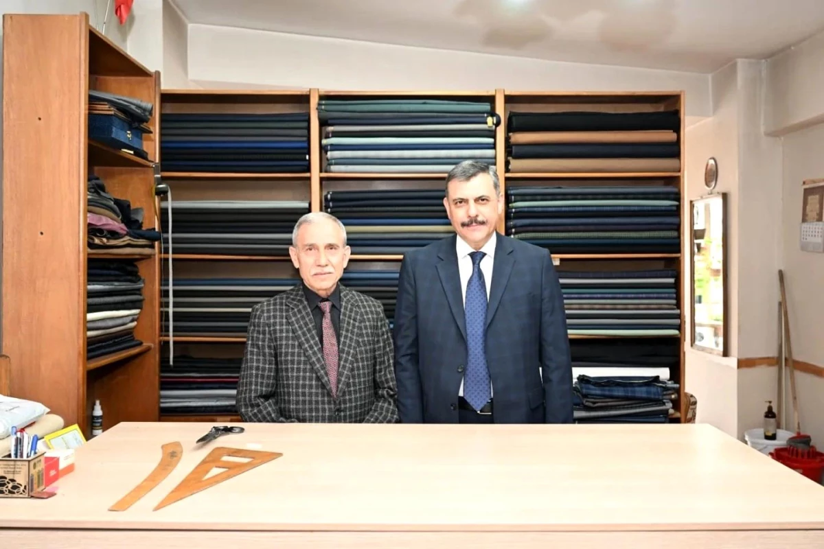 Erzurum Valisi Mustafa Çiftçi, Yılın Ahisi Sebahattin Sarıkaya\'yı ziyaret etti