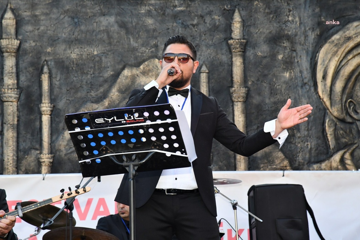 Yunusemre Belediyesi Kent Orkestrası Kırsal Mahallelere Açılıyor