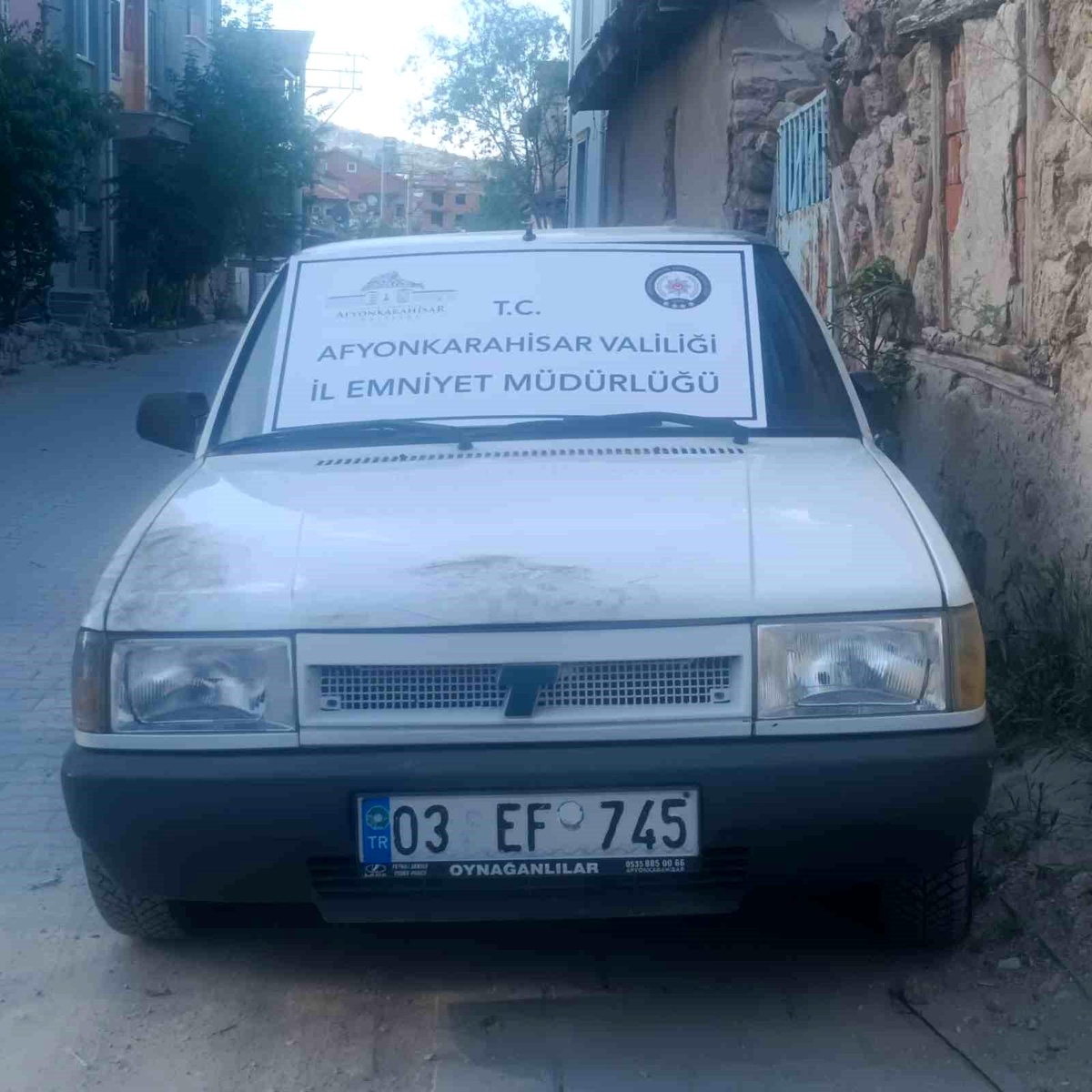 Afyonkarahisar\'da 63 suç kaydı bulunan şahıs tamir edilmek üzere bırakılan otomobili çaldı