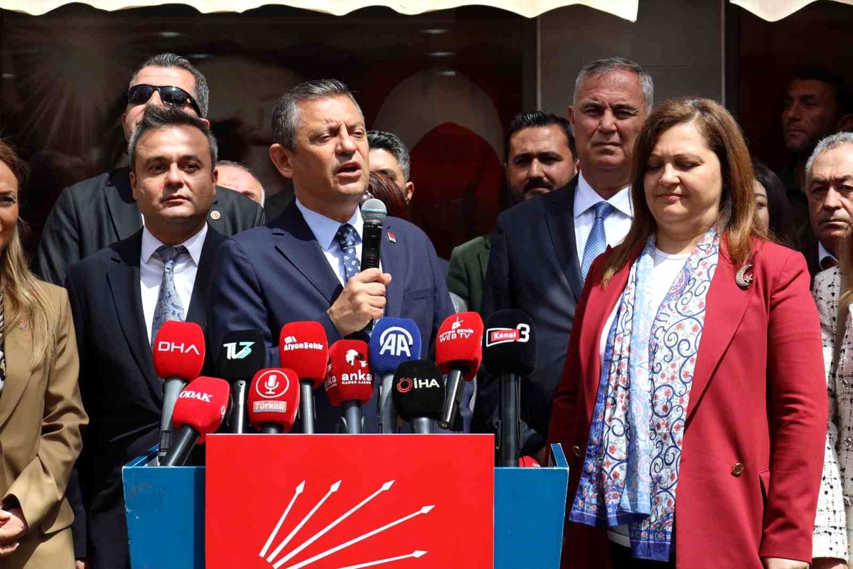 CHP Genel Başkanı Özgür Özel: \'Belediye kaynaklarını partililere aktarma sırası gelmedi\'