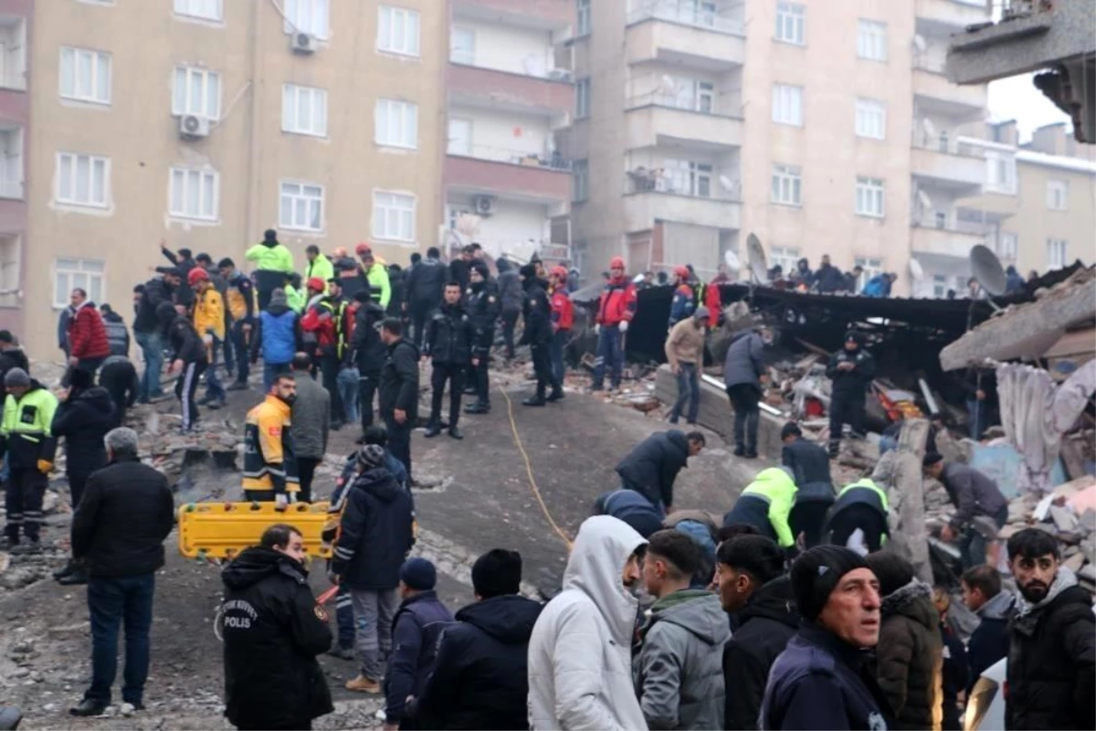 Diyarbakır\'da Kahramanmaraş merkezli depremde yıkılan apartmanın müteahhidi yargılanıyor
