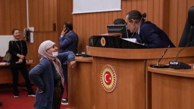 Etimesgut Belediye'nde İngilizce bilmeyen rehber skandalı! Erdal Beşikçioğlu açıkladı