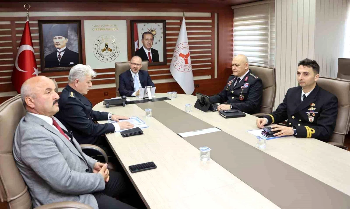 Giresun Valisi Mehmet Fatih Serdengeçti, Huzuru Güvenlik Bilgilendirme Toplantısında Detaylı Bilgiler Verdi