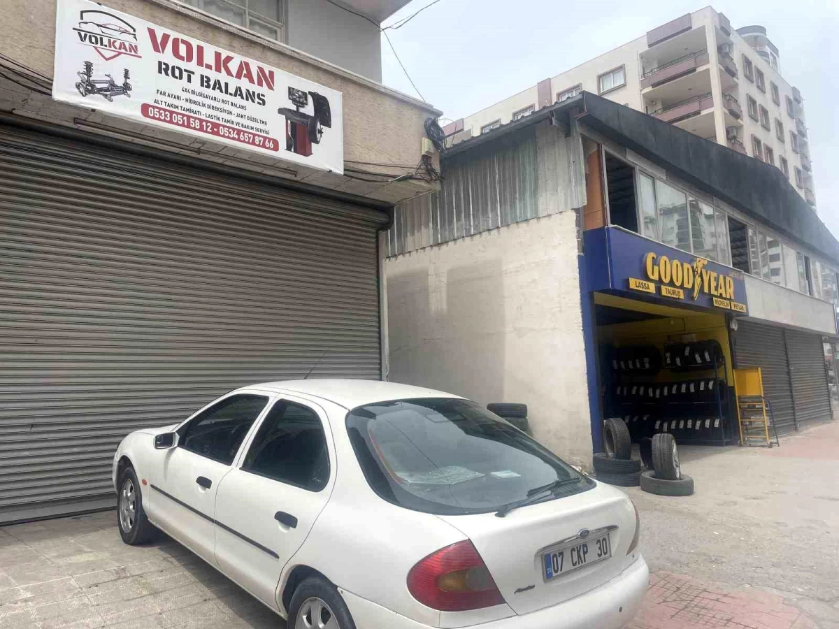 Adana\'da maganda kurşunuyla hayatını kaybeden anne olayında saldırı yan dükkana yapıldı
