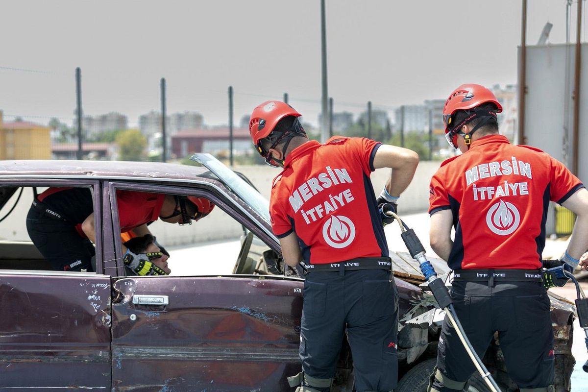 Mersin Büyükşehir Belediyesi İtfaiye Personeli Göreve Başladı