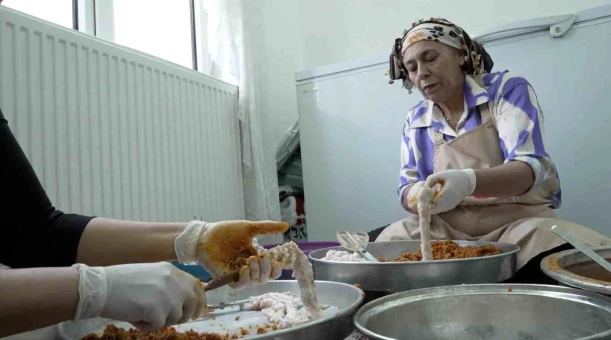 Gaziantep\'te Kadın İstihdamı Mumbar Dolmasıyla Artıyor