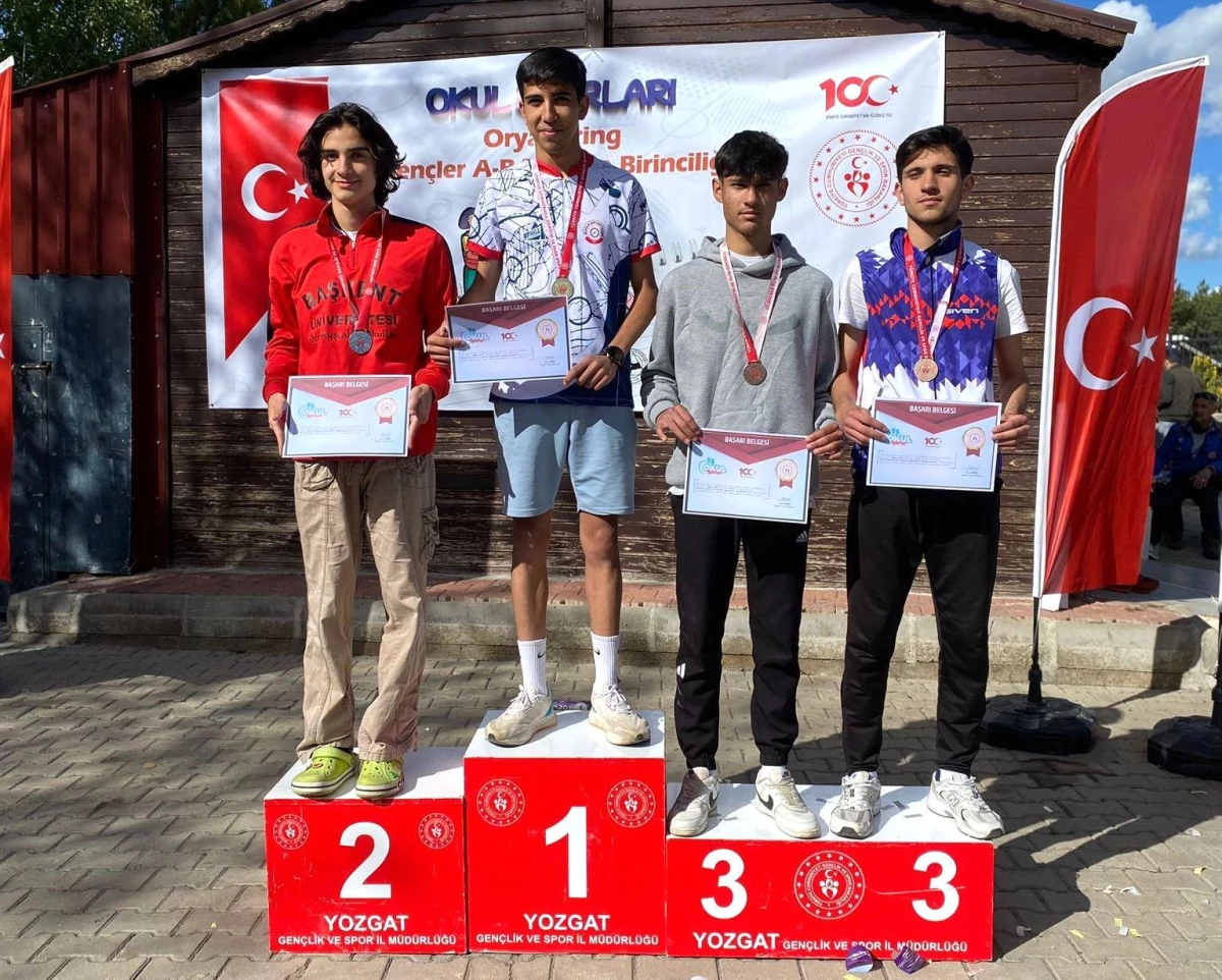 Düzceli sporcular Okul Sporları Gençler Oryantiring Türkiye Şampiyonasında 2 madalya kazandı